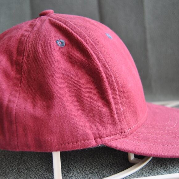 Ashworth Red & Black Golfer Hat w/ Adjustable Strap - Picture 4 of 6